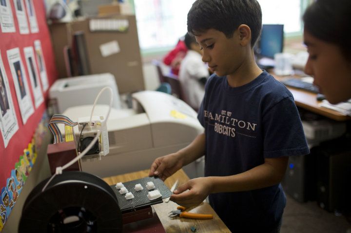 Pasadena school students 3D printing in their classrooms